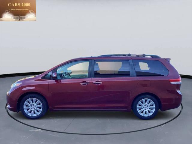 2013 Toyota Sienna XLE V6 8 Passenger