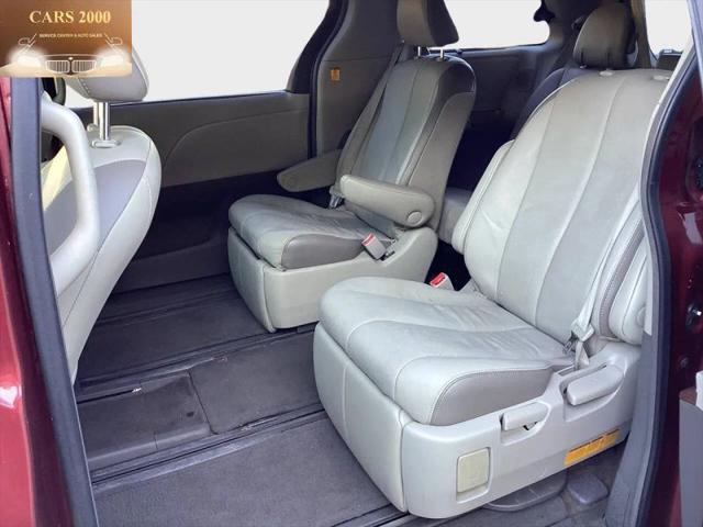 2013 Toyota Sienna XLE V6 8 Passenger