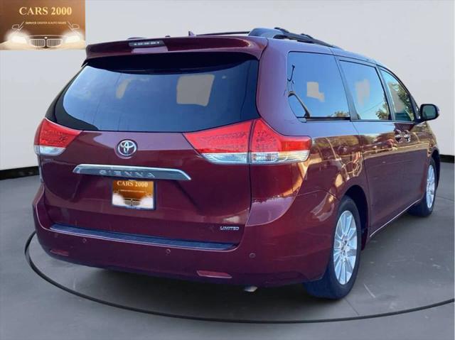 2013 Toyota Sienna XLE V6 8 Passenger