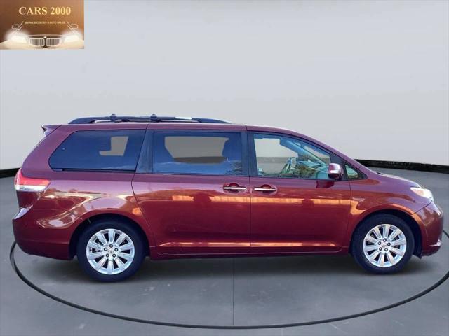 2013 Toyota Sienna XLE V6 8 Passenger
