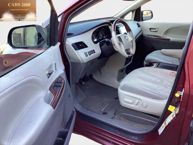 2013 Toyota Sienna XLE V6 8 Passenger