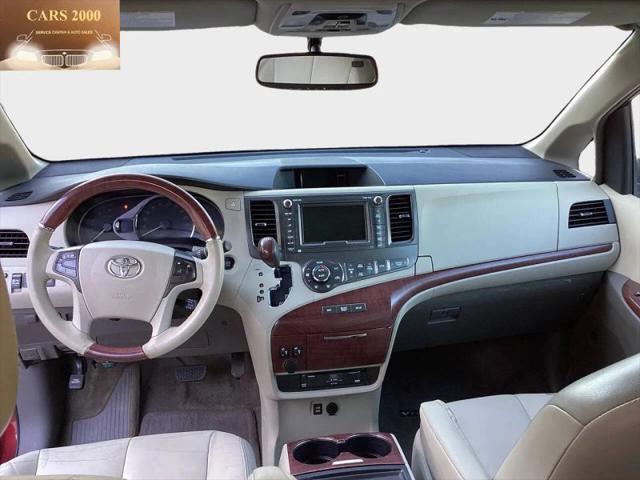 2013 Toyota Sienna XLE V6 8 Passenger