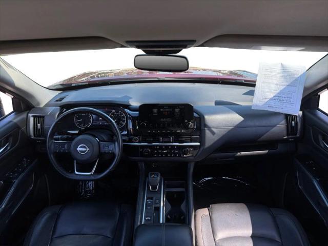 2022 Nissan Pathfinder SL 2WD