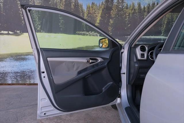 2009 Toyota Matrix Base