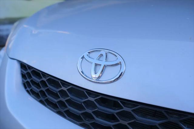 2009 Toyota Matrix Base