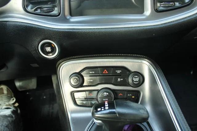 2017 Dodge Challenger SXT