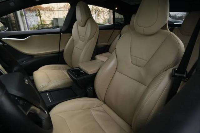2017 Tesla Model S 90D