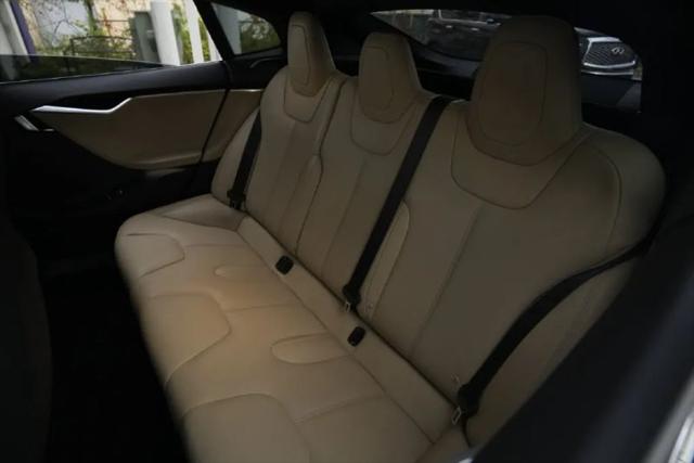 2017 Tesla Model S 90D
