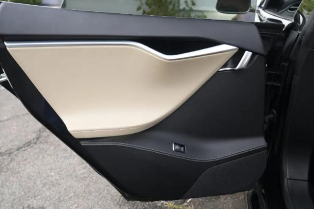 2017 Tesla Model S 90D