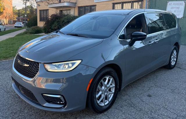 2025 Chrysler Pacifica Select for sale in Elmhurst, NY