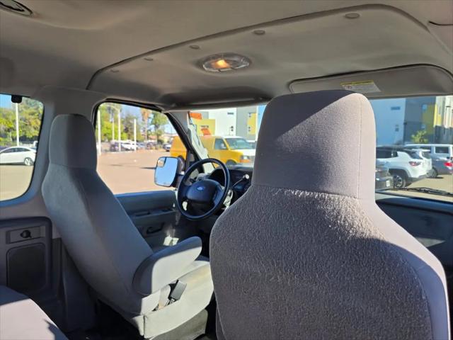 2012 Ford E-350 Super Duty XL