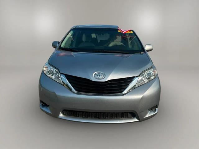 2014 Toyota Sienna LE V6 8 Passenger for sale in Lebanon, TN