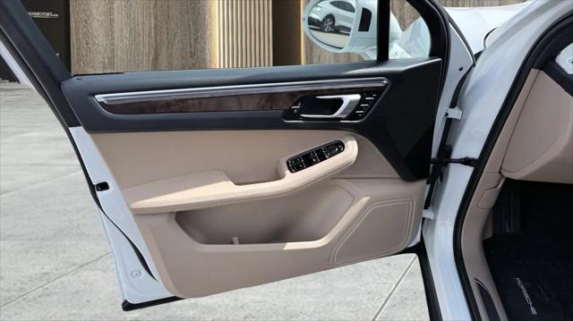 2023 Porsche Macan T