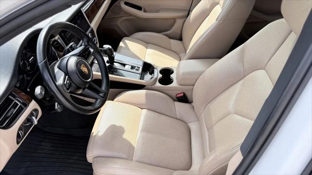 2023 Porsche Macan T