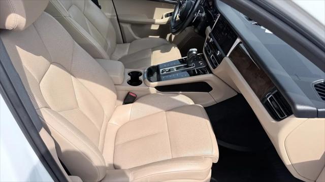 2023 Porsche Macan T