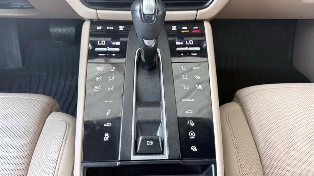 2023 Porsche Macan T