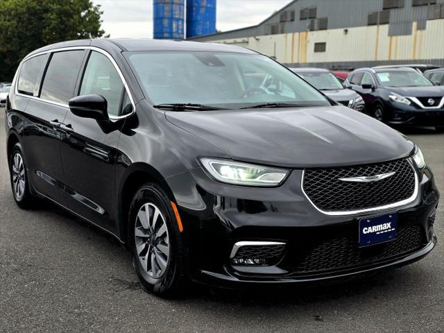 2023 Chrysler Pacifica Hybrid Touring L for sale in Woodinville, WA