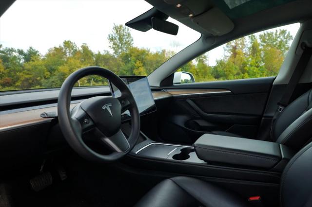 2021 Tesla Model 3 Standard Range Plus Rear-Wheel Drive