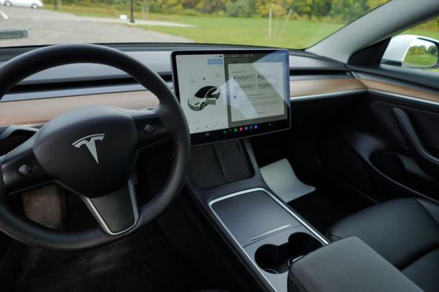 2021 Tesla Model 3 Standard Range Plus Rear-Wheel Drive