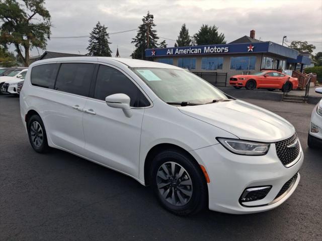 2022 Chrysler Pacifica Hybrid Touring L for sale in Tacoma, WA
