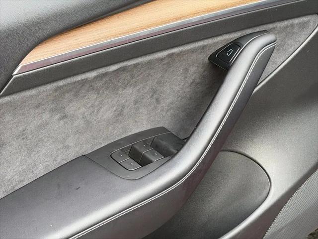 2021 Tesla Model 3 Standard Range Plus Rear-Wheel Drive