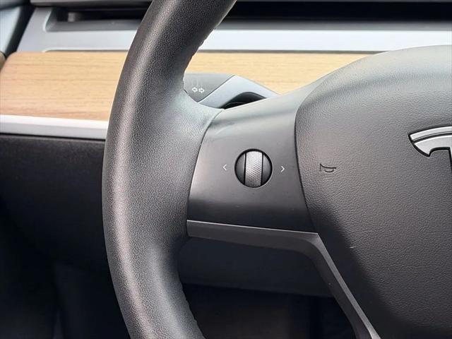 2021 Tesla Model 3 Standard Range Plus Rear-Wheel Drive