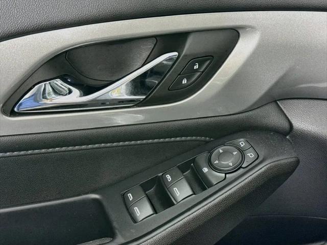 2022 Chevrolet Traverse AWD LT Cloth