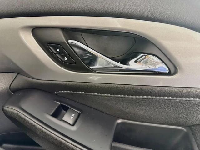 2022 Chevrolet Traverse AWD LT Cloth