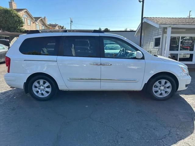 2008 Hyundai Entourage GLS