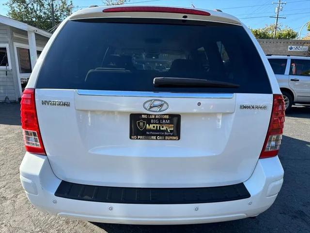 2008 Hyundai Entourage GLS