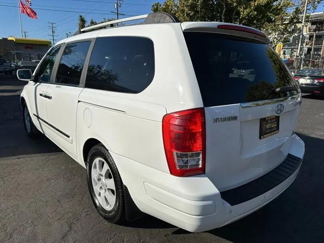 2008 Hyundai Entourage GLS