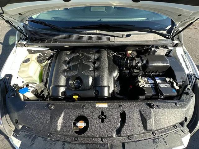 2008 Hyundai Entourage GLS