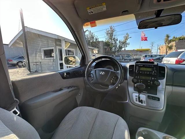 2008 Hyundai Entourage GLS
