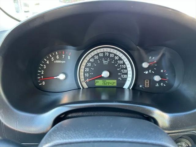 2008 Hyundai Entourage GLS