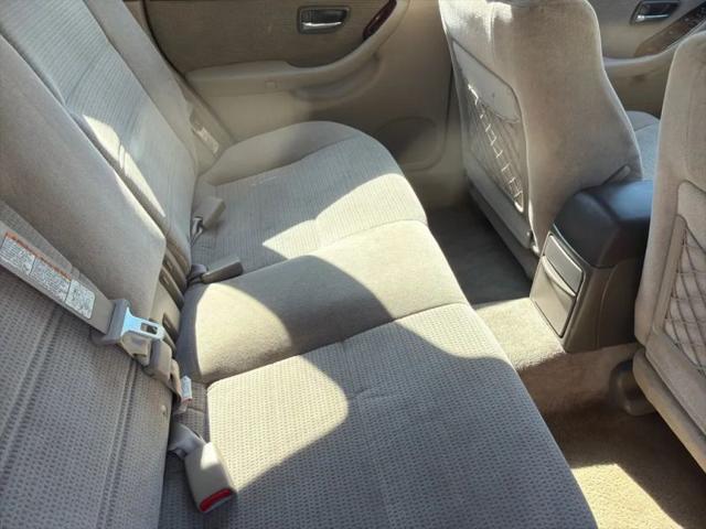 2004 Subaru Outback Base