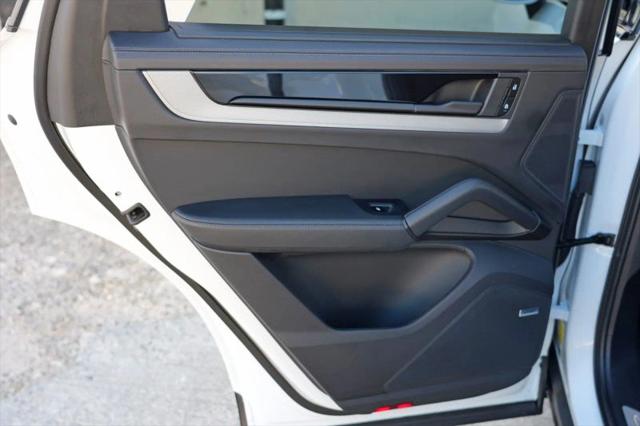 2024 Porsche Cayenne S
