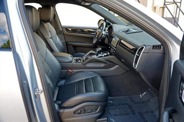 2023 Porsche Cayenne Base