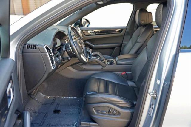 2023 Porsche Cayenne Base