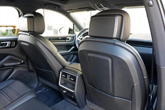 2023 Porsche Cayenne Base