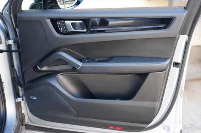 2023 Porsche Cayenne Base