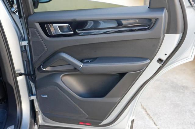 2023 Porsche Cayenne Base