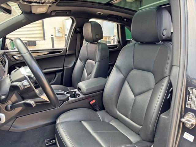 2021 Porsche Macan Base