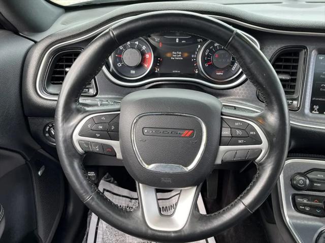 2017 Dodge Challenger SXT