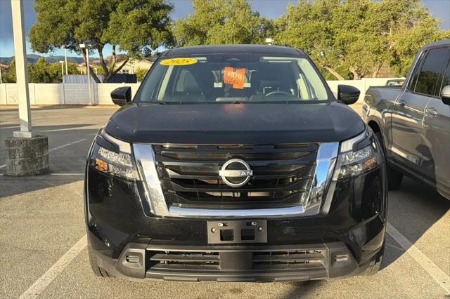 2025 Nissan Pathfinder SV FWD