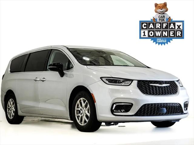 2024 Chrysler Pacifica Touring L for sale in Lansing, IL