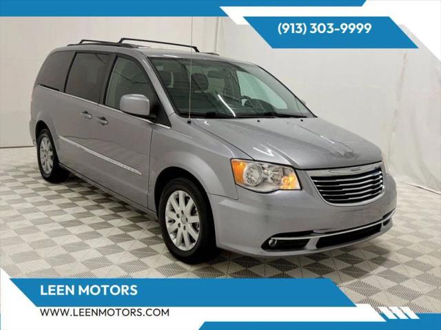 2016 Chrysler Town & Country Touring for sale in Merriam, KS