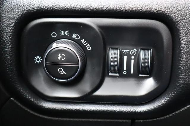 2019 Ram 1500 Big Horn/Lone Star Crew Cab 4x4 57 Box