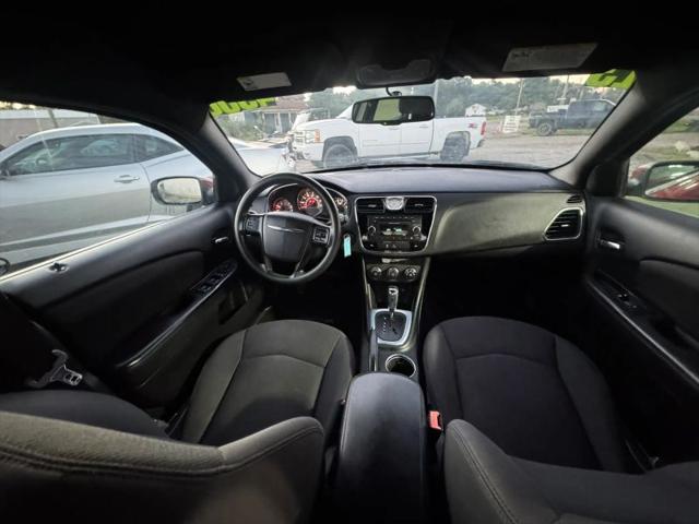 2013 Chrysler 200 LX