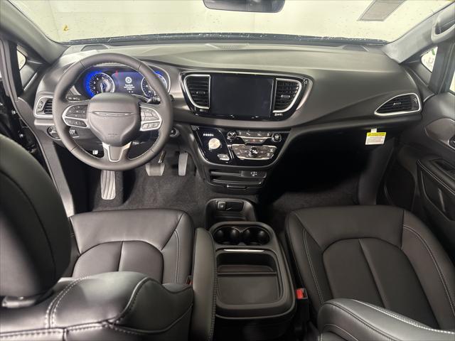 2027 Chrysler Pacifica LX