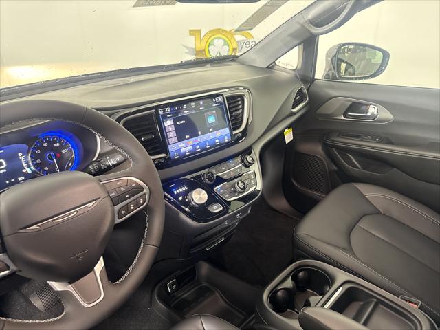 2027 Chrysler Pacifica LX